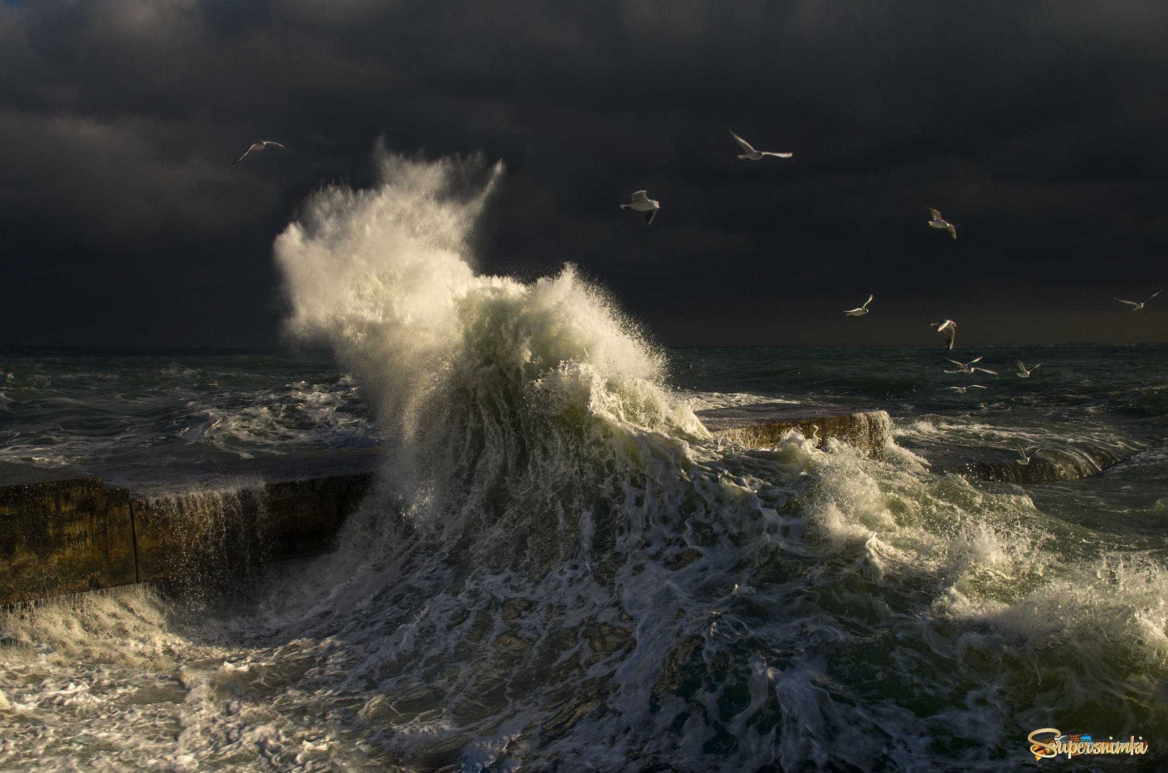 К чему снятся волны 🌊 во сне, сонник - приснились море и волны, значение сна