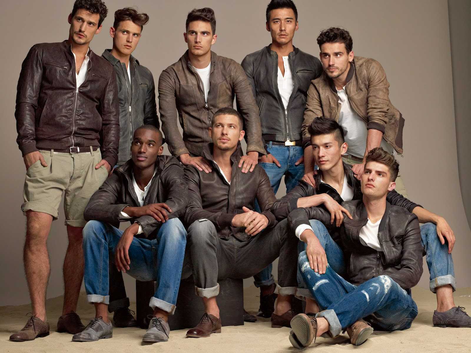 18 много мальчиков. Мужские типажи. Разные типажи мужчин. Красивые типажи мужчин. Мужская одежда.