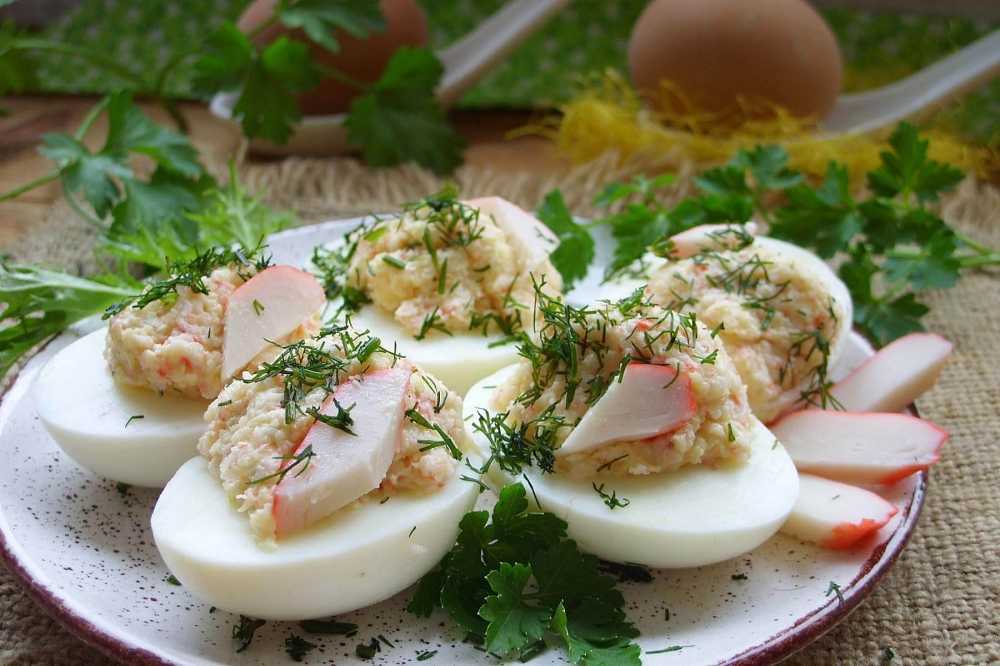 Яйца фаршированные разными начинками. 12 простых и очень вкусных рецептов