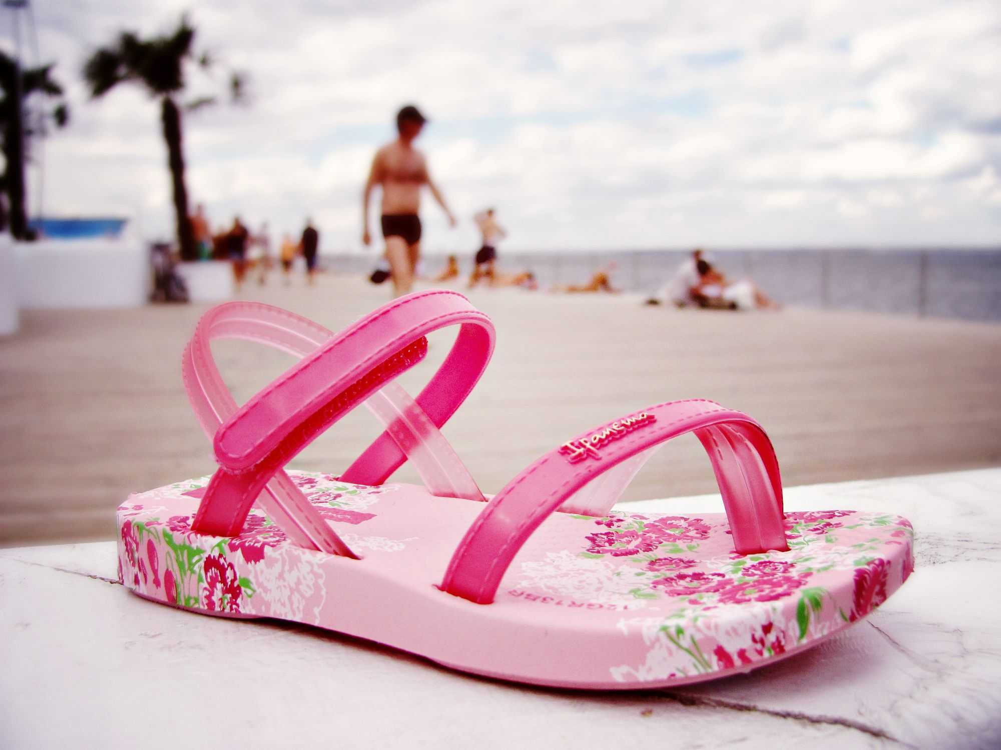 Виды пляжной обуви - самые модные модели обуви для отдыха на море – каблучок.ру